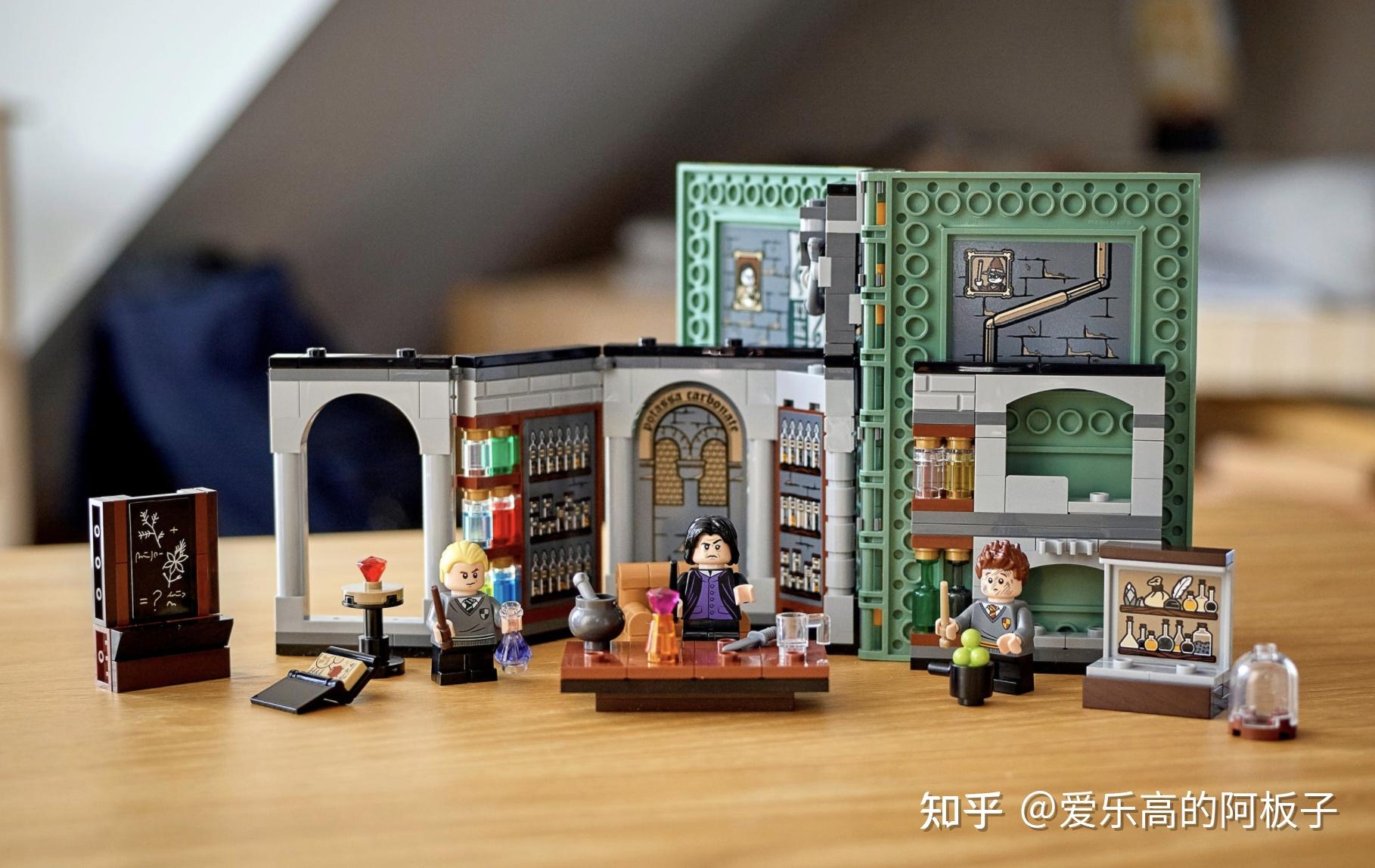 LEGO Marvel Super Heroes: Universe in Peril for iOS_LEGO Harry Potter and Hermione Granger large-scale model