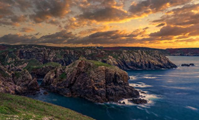 Never Show These Three Behaviors In Front Of Your Daughter-in-law. Remember