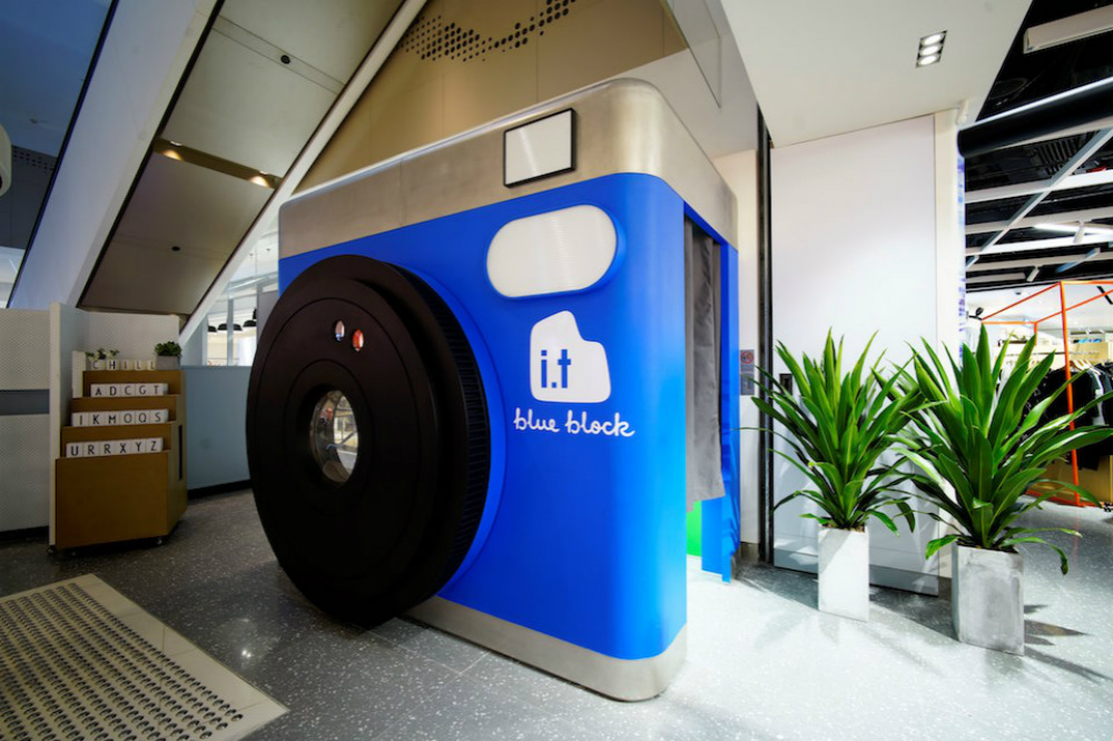 Exploration of new retail model of it Group_Block Story for iOS_i.t Blue Block Concept Store in Hangzhou