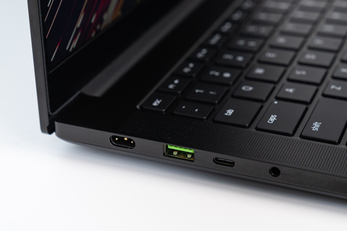 Razer Synapse for Mac_Razer Blade 14 2023 Ryzen 9 7940HS AI engine performance thin and light gaming notebook